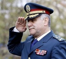 قائد الجيش اللبناني العماد جان قهوجي قائد الجيش اللبناني العماد جان قهوجي