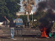 عاشت احياء في العاصمة ليلة من الرعب بسبب اعمال تخريب ونهب قامت بها عصابات ملثمين عاشت احياء في العاصمة ليلة من الرعب بسبب اعمال تخريب ونهب قامت بها عصابات ملثمين