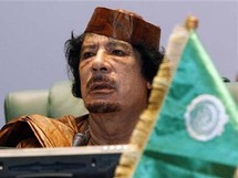 القذافي أشاد بنظام بن علي
