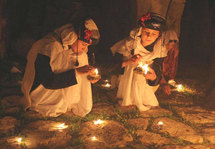 فتيات من الطائفة اليزيديه