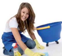 عاملة النظافة ترى ما خلف الواجهة البراقة للناس