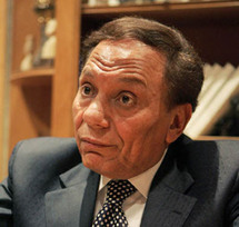الممثل المصري عادل امام