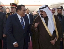 العاهل السعودي يتضامن مع مبارك ويدين "العبث بأمن" مصر العاهل السعودي يتضامن مع مبارك ويدين "العبث بأمن" مصر