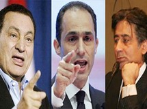 امين تنظيم الحزب الوطني الحاكم احمد عز وإلى اليسار مبارك ونجله
