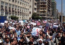 مصر على مفترق طرق بانتظار رحيل الفرعون مصر على مفترق طرق بانتظار رحيل الفرعون