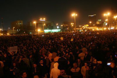 ميجدان التحرير في ليلة الحسم المليونية بالقاهرة ميجدان التحرير في ليلة الحسم المليونية بالقاهرة