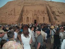 نفرتا ري هي الزوجة الوحيدة من زوجات رمسيس الثاني التي بني لها معبدا خاصا بجوار معبده نفرتا ري هي الزوجة الوحيدة من زوجات رمسيس الثاني التي بني لها معبدا خاصا بجوار معبده