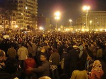 مبارك شكل لجنة للتعديلات الدستورية و سليمان يسعى الى التهدئة  