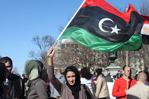 العلم الليبي القديم فوق سفارة ليبيا في ستوكهولم و تظاهرة تضامنية في بيروت العلم الليبي القديم فوق سفارة ليبيا في ستوكهولم و تظاهرة تضامنية في بيروت