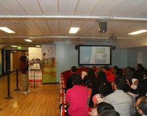 سفينة اكبر معرض كتاب مائي ترسو بالدوحة وعلى متنها متطوعون لنشر الثقافة في العالم  