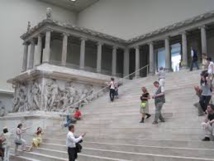 متحف "بيرجامون" يحتفل بإتمام أعمال ترميم واسعة النطاق بالربيع متحف "بيرجامون" يحتفل بإتمام أعمال ترميم واسعة النطاق بالربيع