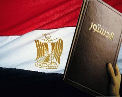 رغم الإعتراض على "ترقيع دستور باطل" الاقبال كبير على مراكز الاقتراع في القاهرة  