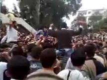 المخابرات السورية تعتقل كاتبا تضامن مع درعا وناشطا تحدث للإذاعة عن ثورتها
