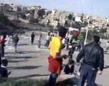 تشهد مدينة درعا حركة احتجاجية سلمية أسفرت عن قتلى وجرحى