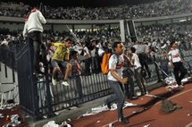 شغب في مباراة الزمالك و تونس في القاهرة