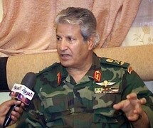عبد الفتاح يونس القائد العسكري للثوار الليبيين في بنغازي