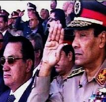 الجيش المصري يواجه تحديا في ميدان التحرير بعد شهرين من سقوط مبارك الجيش المصري يواجه تحديا في ميدان التحرير بعد شهرين من سقوط مبارك