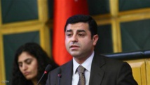 تركيا تستأنف محاكمة السياسي الكردي دميرطاش المتهم بالإرهاب