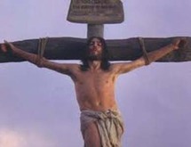 يطرح المخرج كشفه في فيلم وثائقي بعنوان مسامير الصليب