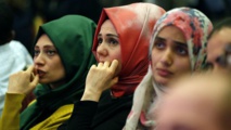 شابة تركية: يجب على حكومتنا تشجيع الزواج بين الأتراك و العرب 