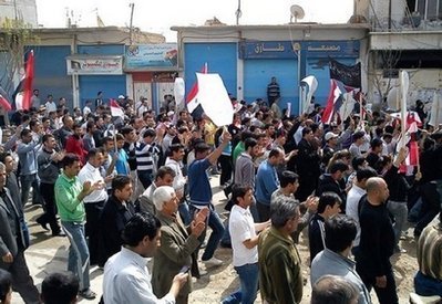 مظاهرات سورية تحت شعار "أعطني حريتي أطلق يدي"و الامم المتحدة تدعو الى وقف اعمال العنف مظاهرات سورية تحت شعار "أعطني حريتي أطلق يدي"و الامم المتحدة تدعو الى وقف اعمال العنف
