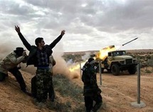 المعبر يقع على الطريق بين مدينتي نالوت الليبية والذهيبة التونسية المعبر يقع على الطريق بين مدينتي نالوت الليبية والذهيبة التونسية