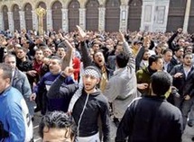 خرج عشرات آلاف السوريين لتشييع ضحايا الجمعة العظيمة خرج عشرات آلاف السوريين لتشييع ضحايا الجمعة العظيمة