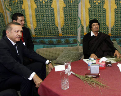 اردوغان والقذافي قيبل الثورة الليبية