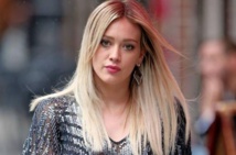 الممثلة الامريكية هيلاري داف : لا أغادر المنزل حاليا