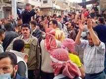 رغم الانتشار الأمني المكثف ومنع الصلاة في درعا سوريا تتظاهر لنصرة حرائرها رغم الانتشار الأمني المكثف ومنع الصلاة في درعا سوريا تتظاهر لنصرة حرائرها