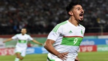 بونجاح يتوج بجائزة الكرة الذهبية الجزائرية