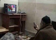 بن لادن كما ظهر في أحدث الصور المصادرة من منزله