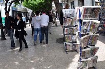 بائع الجرائد بالجزائر العاصمة