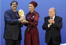 قطر تسلمت شرف استضافة مونديال 2022 من الفيفا في ديسمبر الماضي
