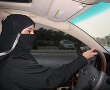 منع المراة السعودية من قيادة السيارة مبني على فتوى