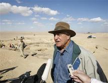 زاهي حواس الصور الفضائية غير كافية لتحديد نوعية الاثار الموجودة تحت الارض