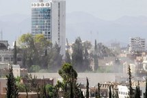 مسلحو آل الاحمر يستولون على وكالة سبأ مسلحو آل الاحمر يستولون على وكالة سبأ