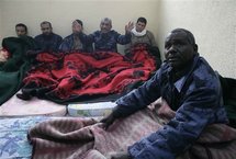 المرتزقة هم جزء من فريق سري مكون من قوات افريقية تحارب ضمن قوات القذافي المرتزقة هم جزء من فريق سري مكون من قوات افريقية تحارب ضمن قوات القذافي
