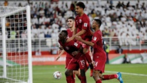 قائد العنابي يهدي التأهل لنهائي كأس آسيا للشعب القطري
