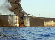 اجتماع "الحديدة" بعرض البحر وسط مخاوف عن سلامة البعثة الأممية اجتماع "الحديدة" بعرض البحر وسط مخاوف عن سلامة البعثة الأممية