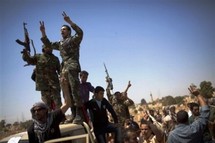 قوات القذافي تشعل جبهة مصراتة مجددا وتحصد 10 قتلى قوات القذافي تشعل جبهة مصراتة مجددا وتحصد 10 قتلى