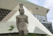 نصب تمثال بوشكين  امام مكتبة الاسكندرية في ايام الثقافة الروسية