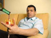 محمد دحلان ذات سهرة نبيذ وأشياء اخرى محمد دحلان ذات سهرة نبيذ وأشياء اخرى