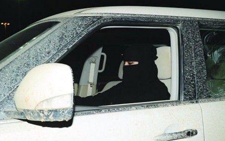 منتديات الانترنت تحض السعوديات على قيادة السيار ات اليوم فرادى 