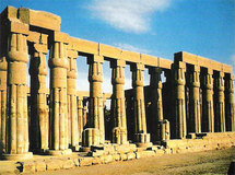 جانب من اثار مدينة  الاقصر