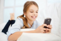  مطالبات في المانيا بحظر الهواتف الذكية على الأطفال دون 14 عاما