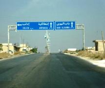في الطريق الى باب الهوى احد المراكز الرئيسية لعبور الشاحنات