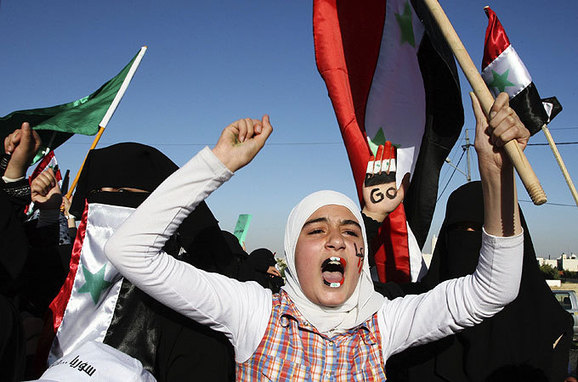 مظاهرات يومية ليلية ونهارية ونسائية ورجالية في حماة