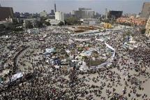 تظاهرات حاشدة في مصر تطالب بتنفيذ الاصلاحات وتنتقد المجلس العسكري