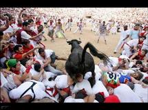 اصابة خطيرة لاسترالي في مهرجان للثيران بأسبانيا